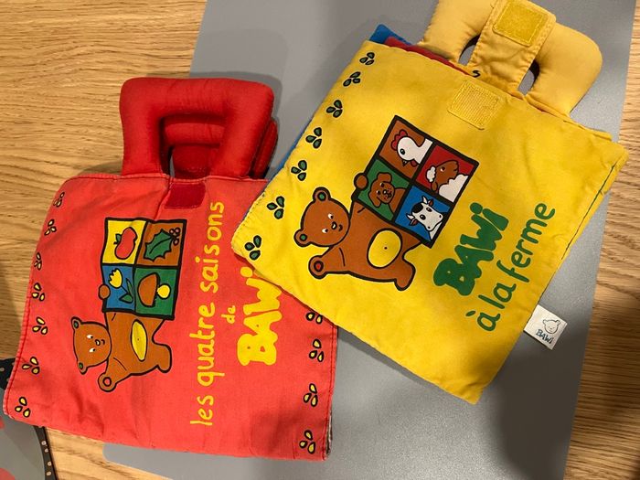 Lot de livre en tissus baki