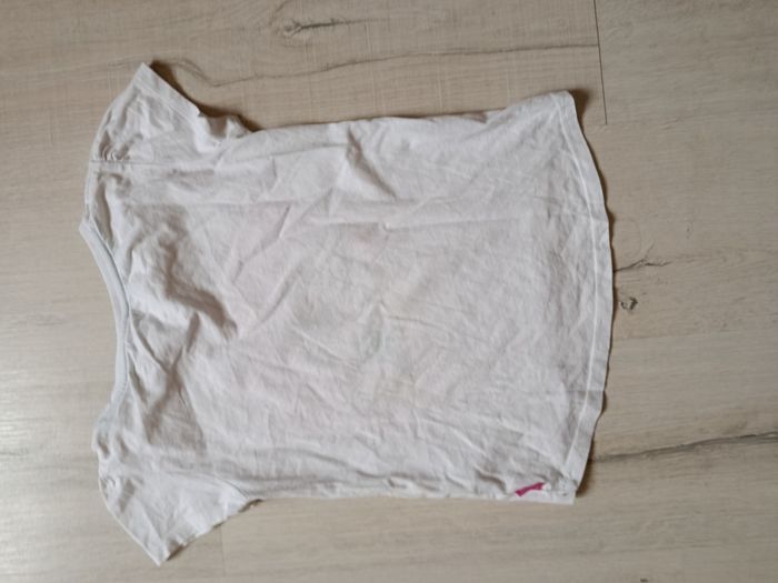 Tee-shirt marque Disney (C&A) taille 10 ans - photo numéro 4