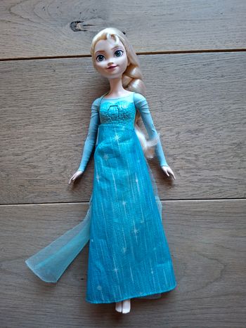 Poupée Elsa Reine des Neiges 