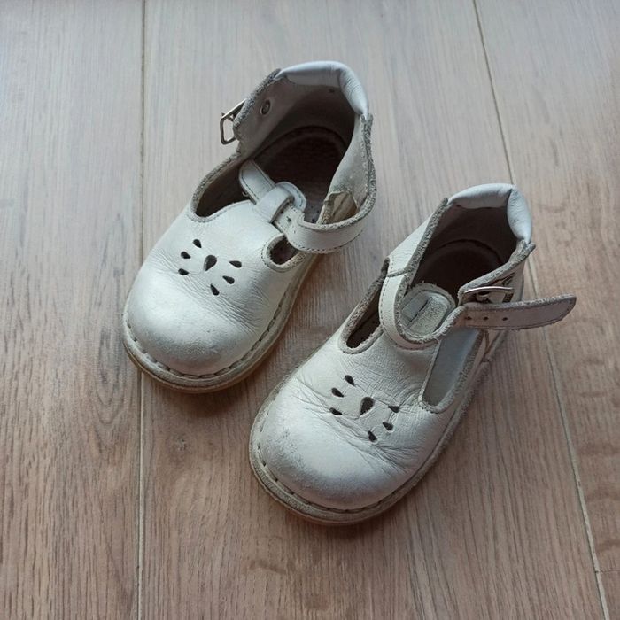 chaussures blanches bébé GBB pointure 22