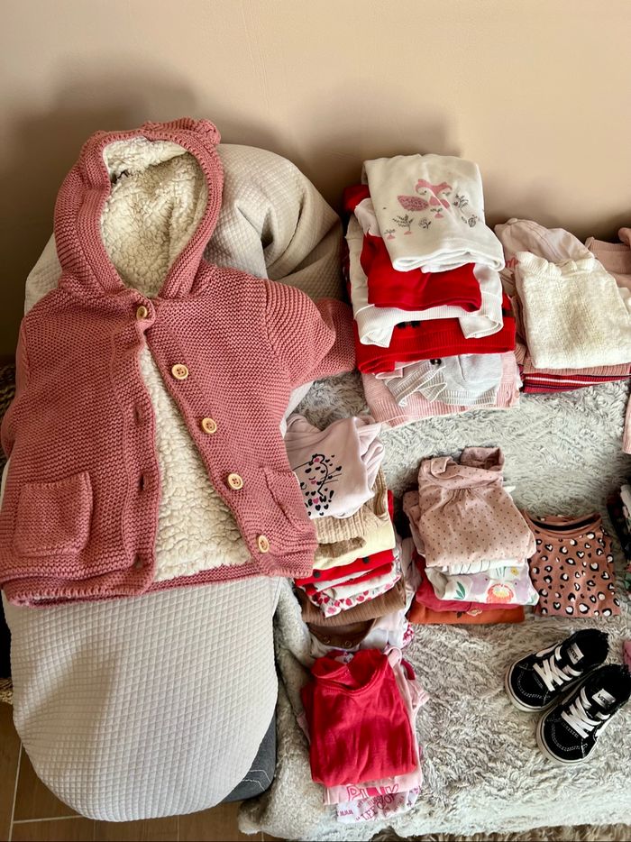 Lot de vêtements en 9 - 12 mois bébé - photo numéro 3