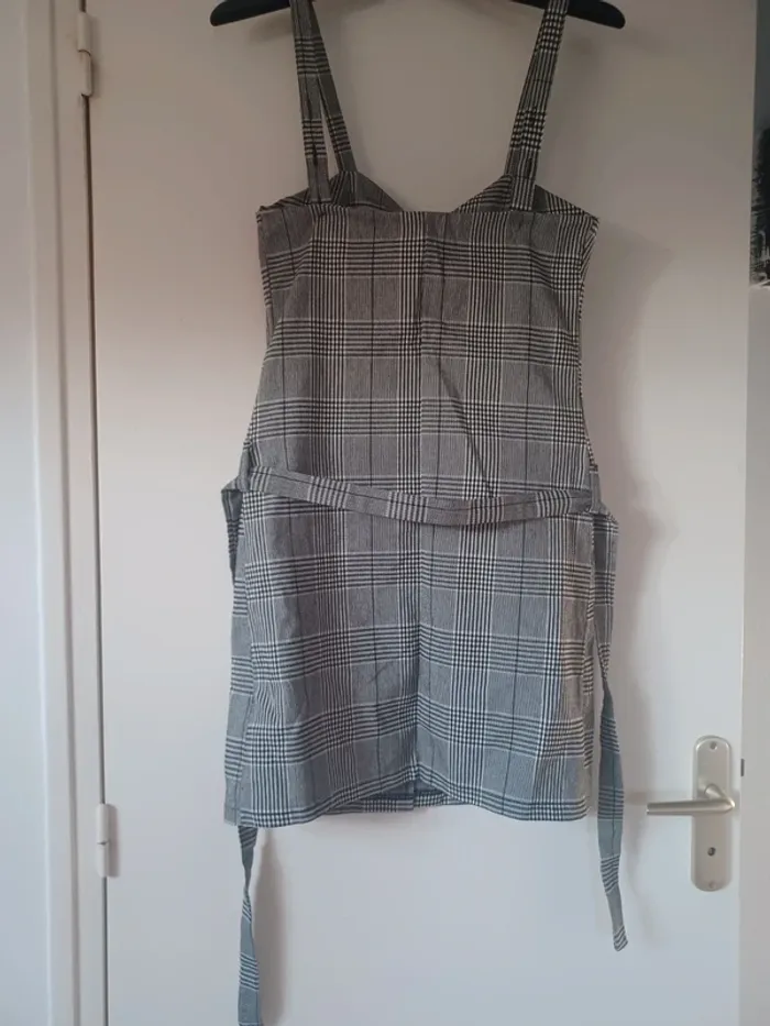 Mini robe à bouton - photo numéro 2