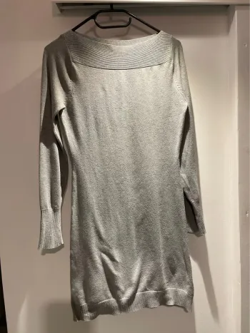 Pull robe de marque L Mode  taille unique très bon état