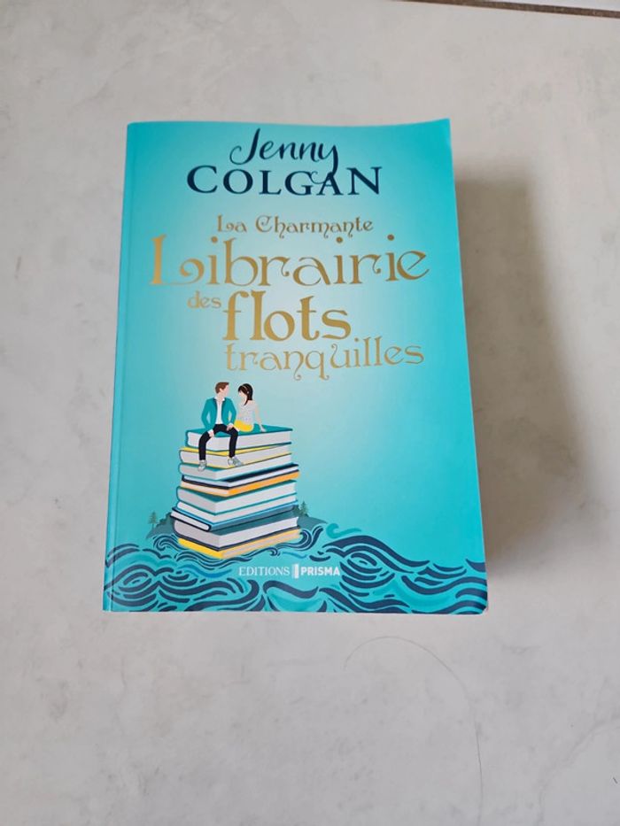 La charmante Librairie des flots tranquilles u18 - photo numéro 2