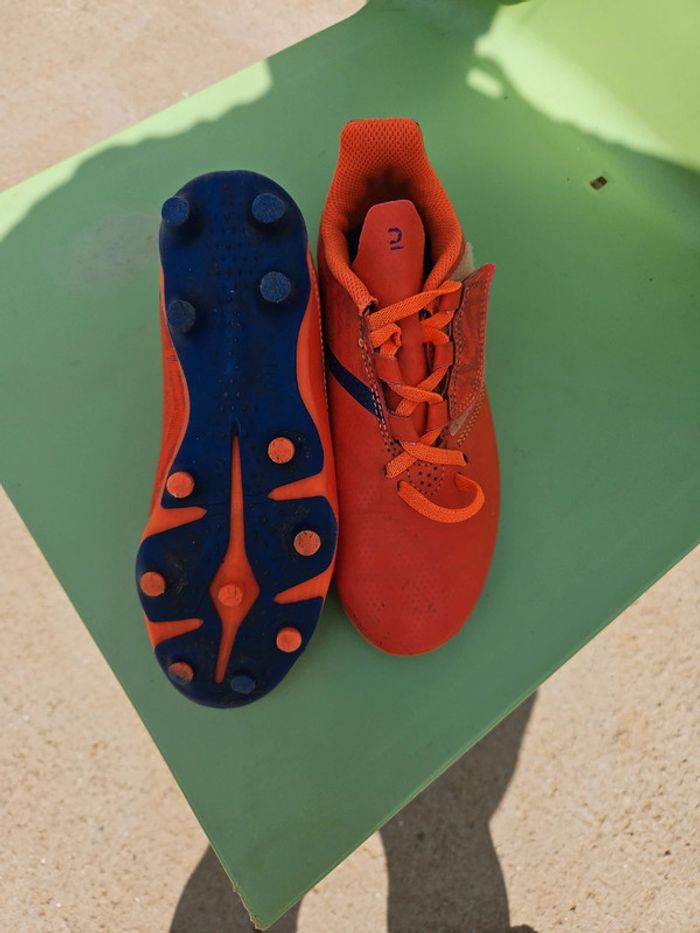 Chaussure à crampon taille 33 - photo numéro 2