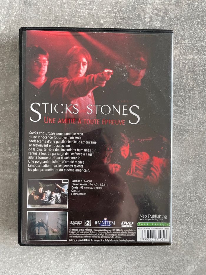 Film DVD, Stick and stones en français. - photo numéro 3