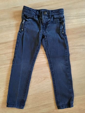 Jean fille coupe "skinny" noir délavé Ikks 4 ans