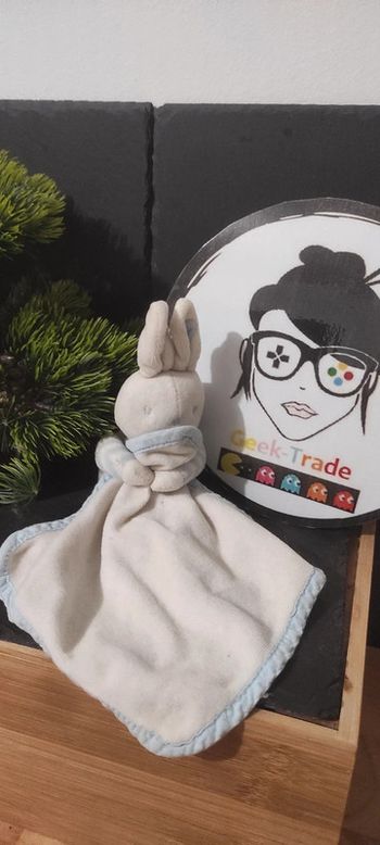 doudou lapin klorane blanc bleu rayé rayures mouchoir peluche