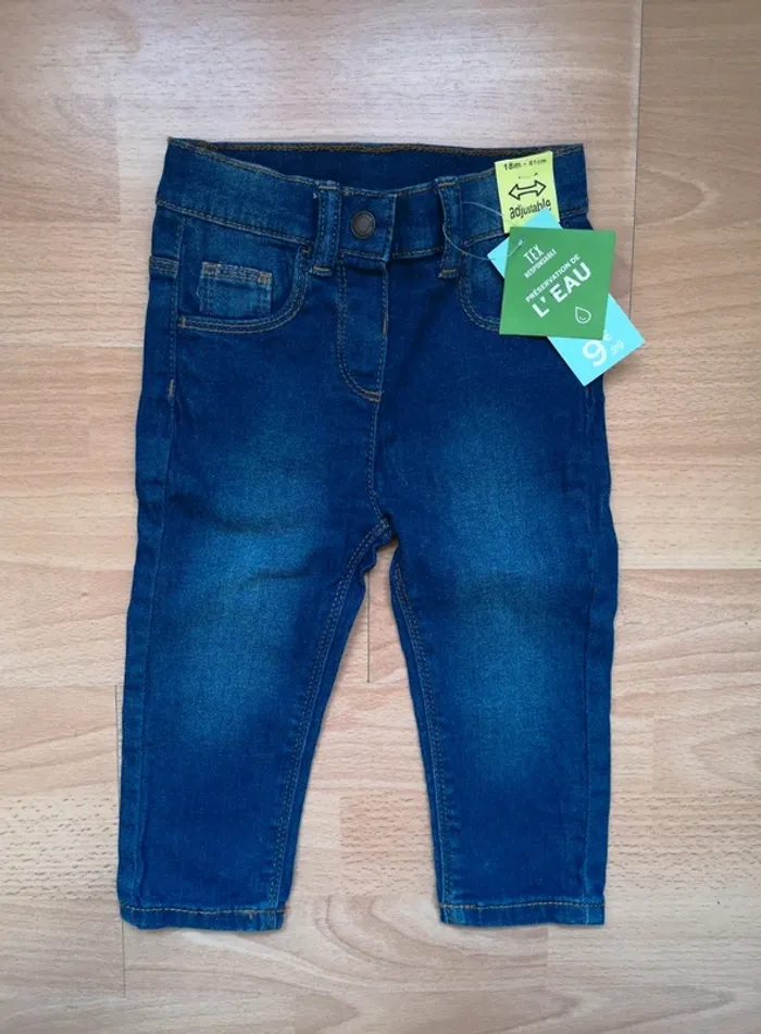 Jean 18 mois neuf tex