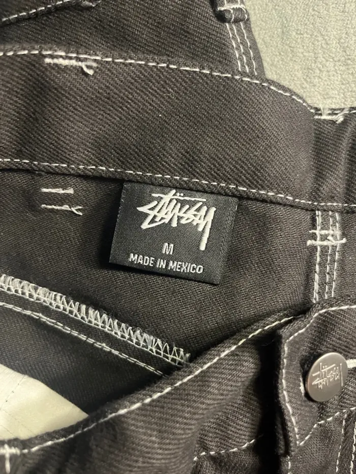 Short/Jort Stussy Black Embroidered White Big Logo Back – Taille M - photo numéro 7