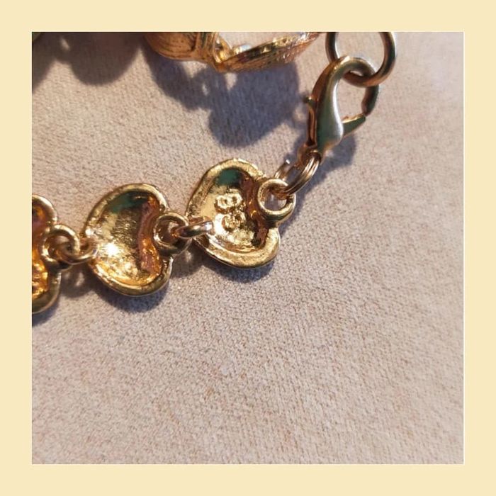 Bracelet vintage doré à cœurs gravés – Élégance intemporelle - photo numéro 8
