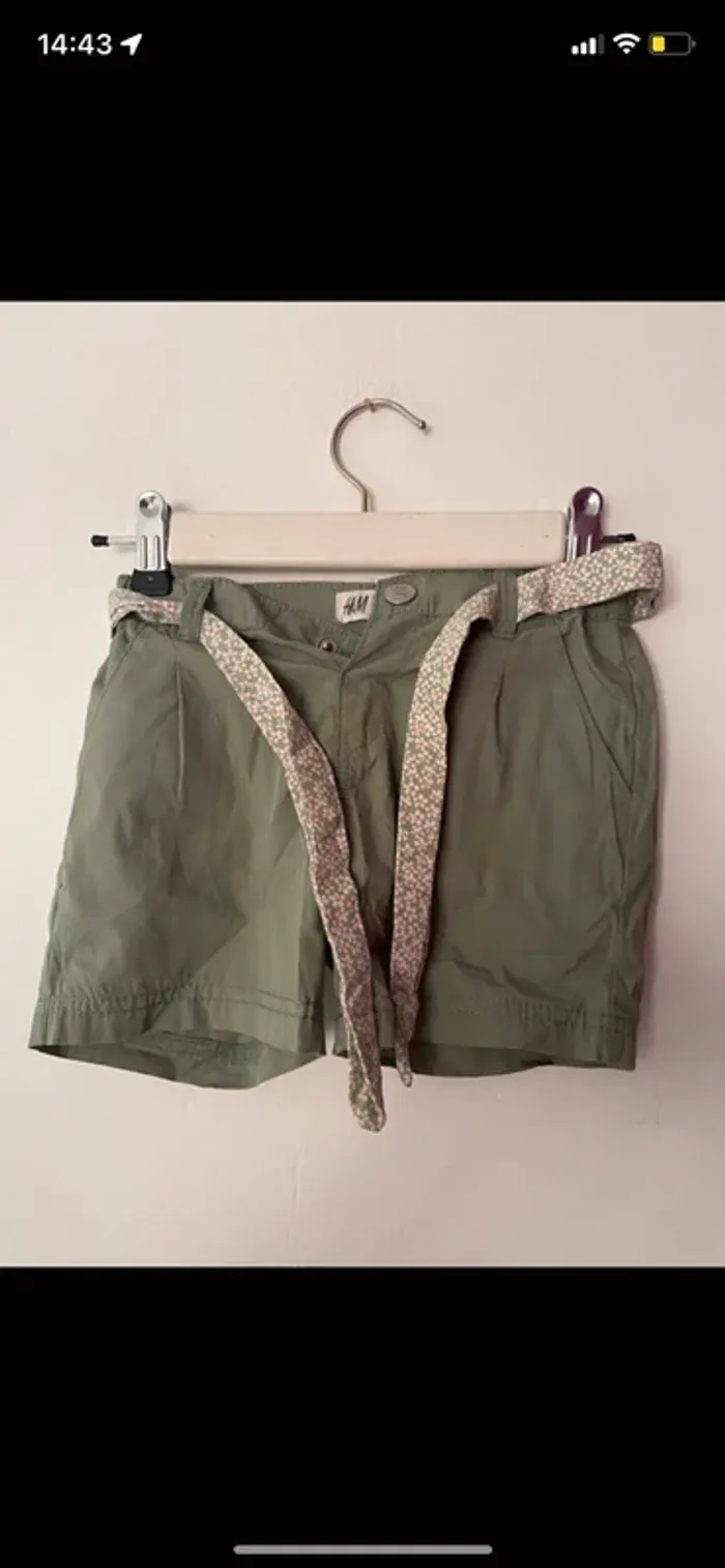 Short fille .