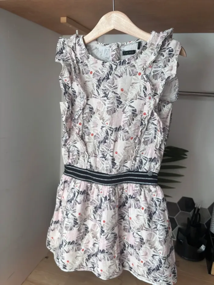 💜 Robe IKKS noire et chic – Taille 8 ans 💜