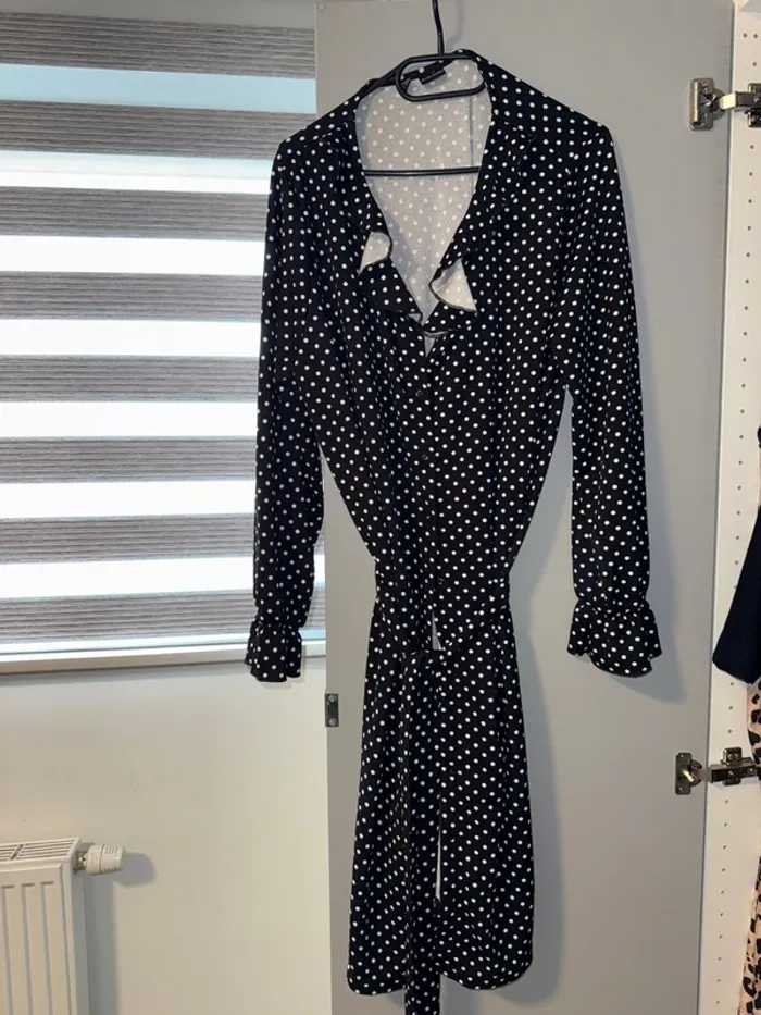 Robe noir et blanc taille 44-46 - photo numéro 2