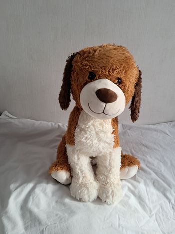 Grosse peluche chien 