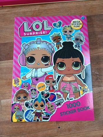 Livre d'autocollants poupée lol