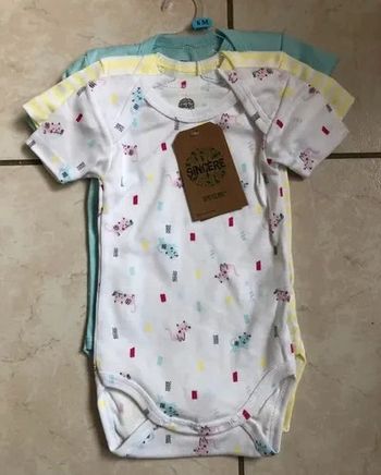 Lot de 3 Bodies manches courtes Sincere coton bio taille 6 mois neufs ds emballage