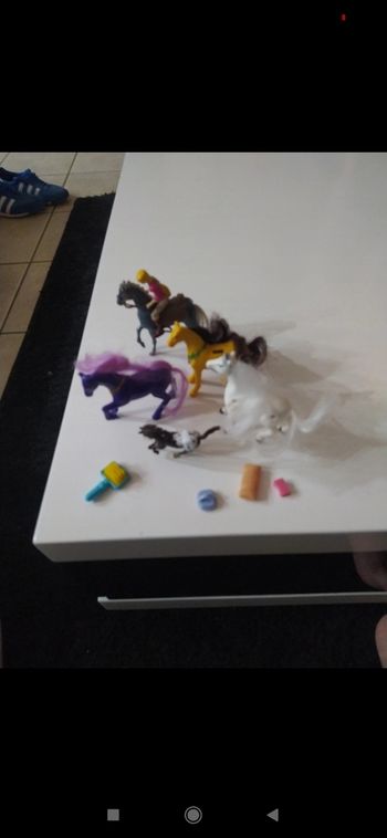 Lot de figurines chevaux