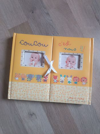 Livre de naissance jumeaux/jumelles "coucou c'est nous"