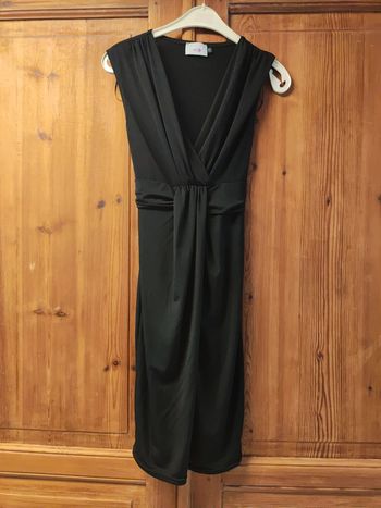 Robe noire sans manche