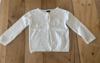 🤍 Gilet blanc – 24 mois – Kiabi