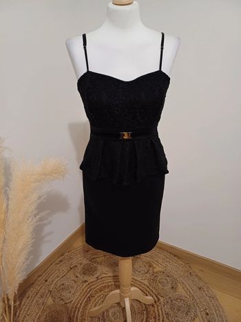 Petite robe noire chic avec dentelle taille S 36
