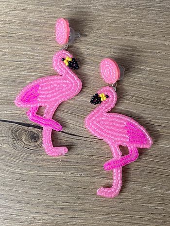 Paire de boucles d’oreille flamand roses perles