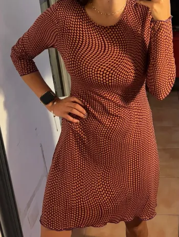 Robe tendance - neuve - stradivarius - taille S