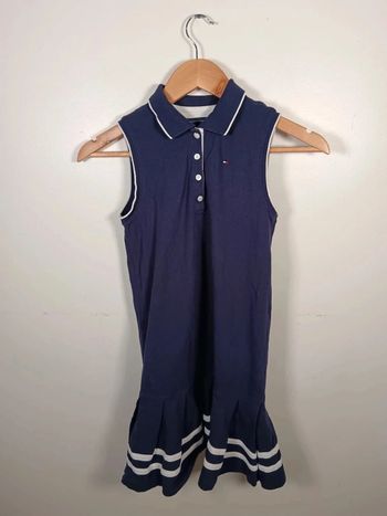 C30 robe marine Tommy Hilfiger 10 ans