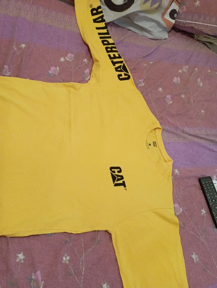 T-shirt à manches longues . Taille  M. Marque . Caterpillar - photo numéro 3