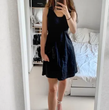 Robe mi-longue noire