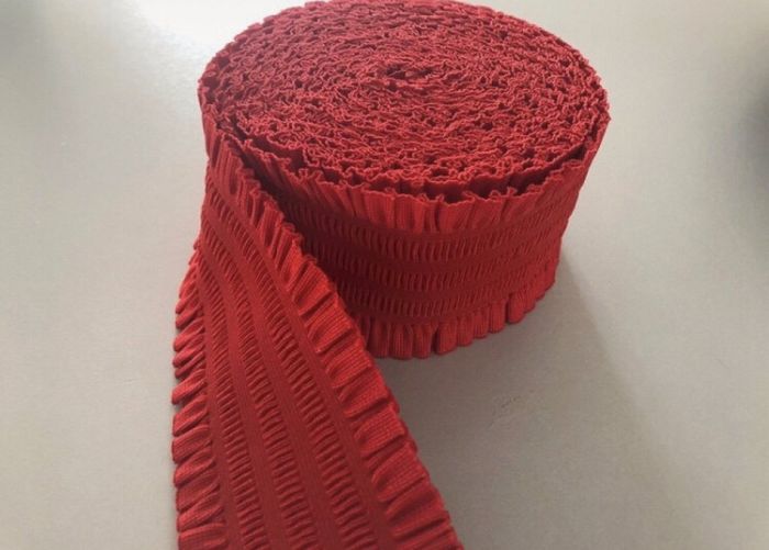 2 mètres de ruban élastique rouge