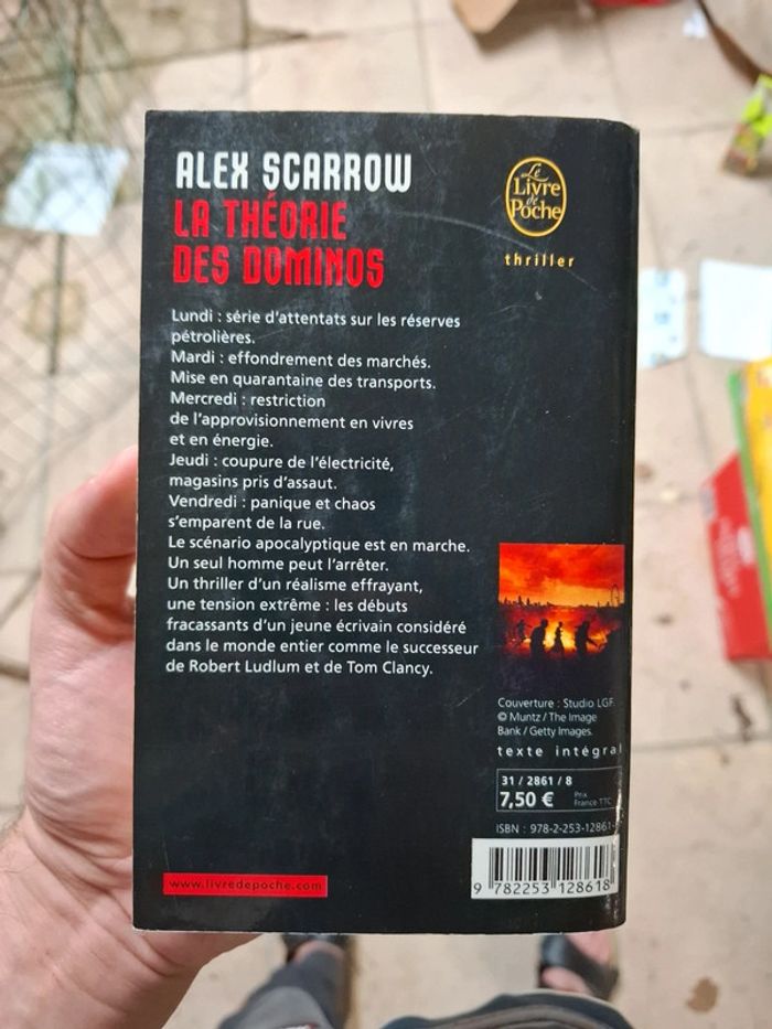 La théorie des dominos Alex Scarrow - photo numéro 2