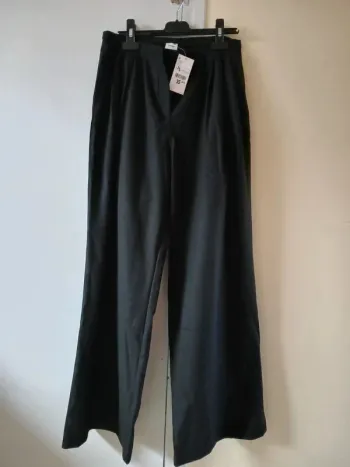 Pantalon large à pinces neuf