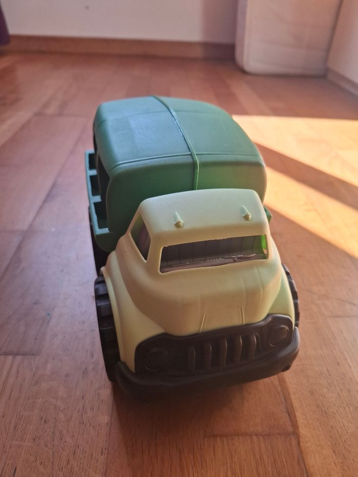 Camion enfant en très bon état - photo numéro 3