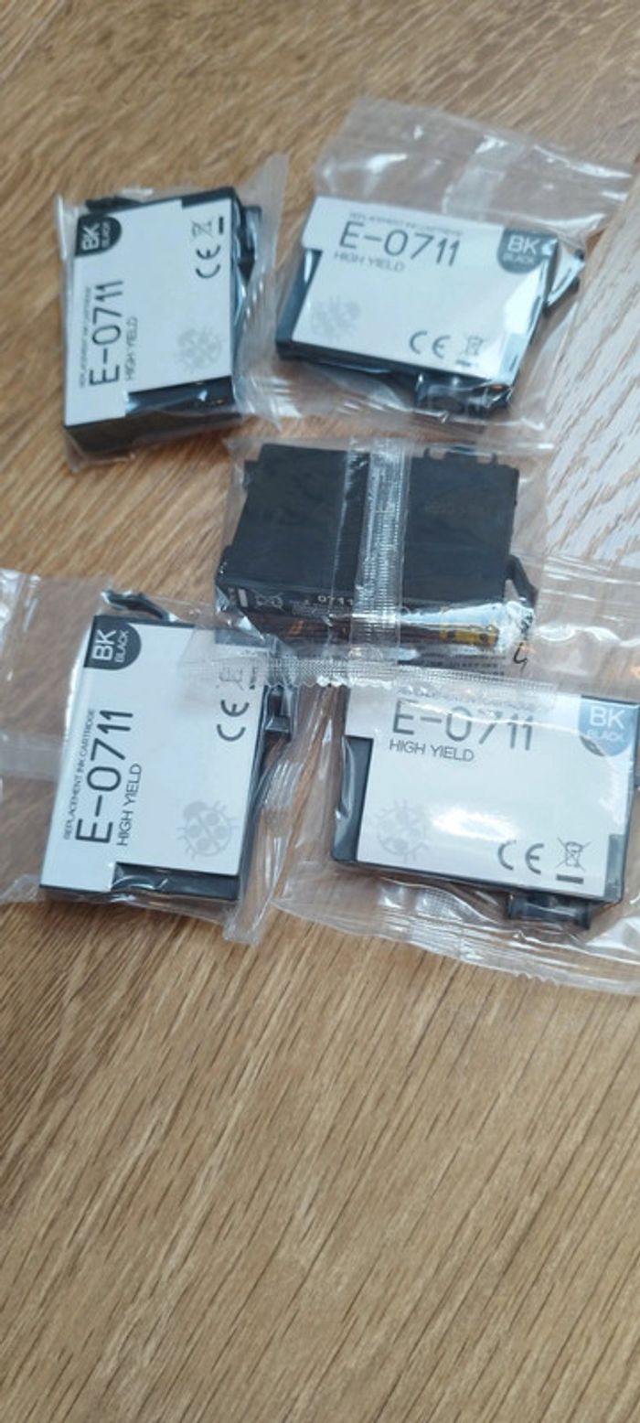5 Cartouches neuves Compatibles Epson 0711