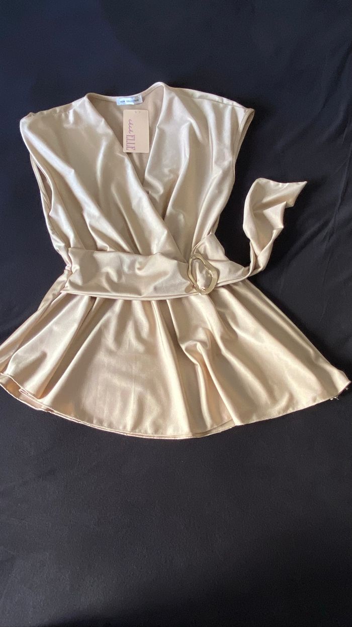 ✨ Haut / Blouse Ceinturée – Neuf avec étiquette ✨ - photo numéro 2
