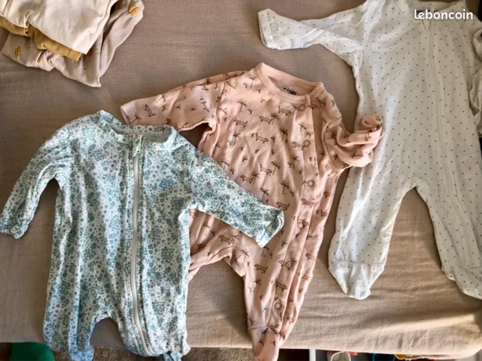 Lot vêtements bébé 0-1 mois - photo numéro 10