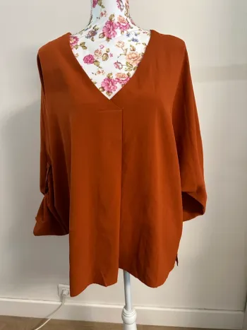 Haut oversize col V