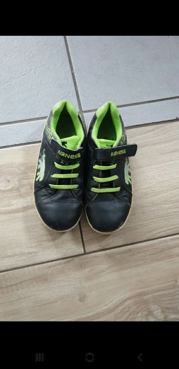 Baskets scratchs airness 33