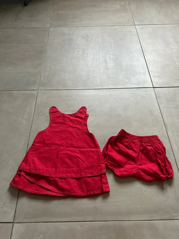 Robe rouge avec boomer - photo numéro 4