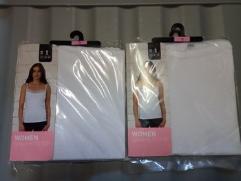 Lot de 2 tops blancs marque Women taille S