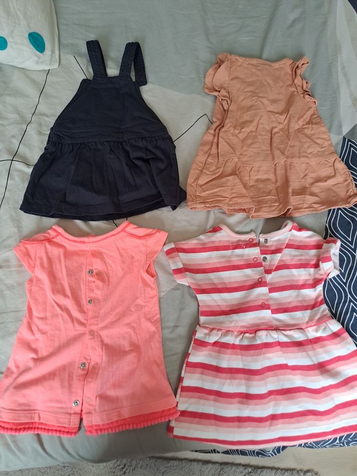 Lot de 4 robes - photo numéro 2