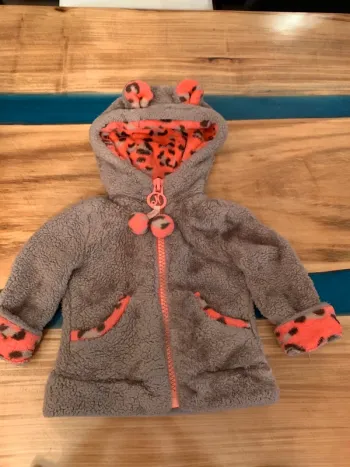 Veste 🧸 douce chaude Nirvana taille 2 ans