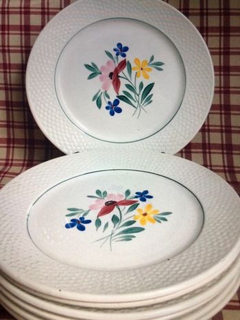 4 assiettes plates peintes à la main  en faience digoin sarreguemines