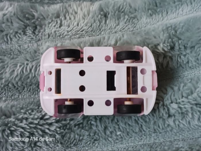 Voiture rose - photo numéro 3