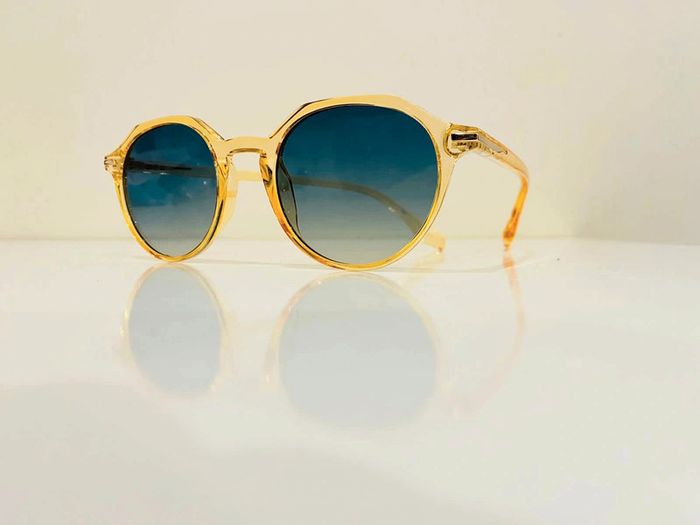 Lunette de soleil mixte ronde jaune verres bleus dégradés taille moyenne