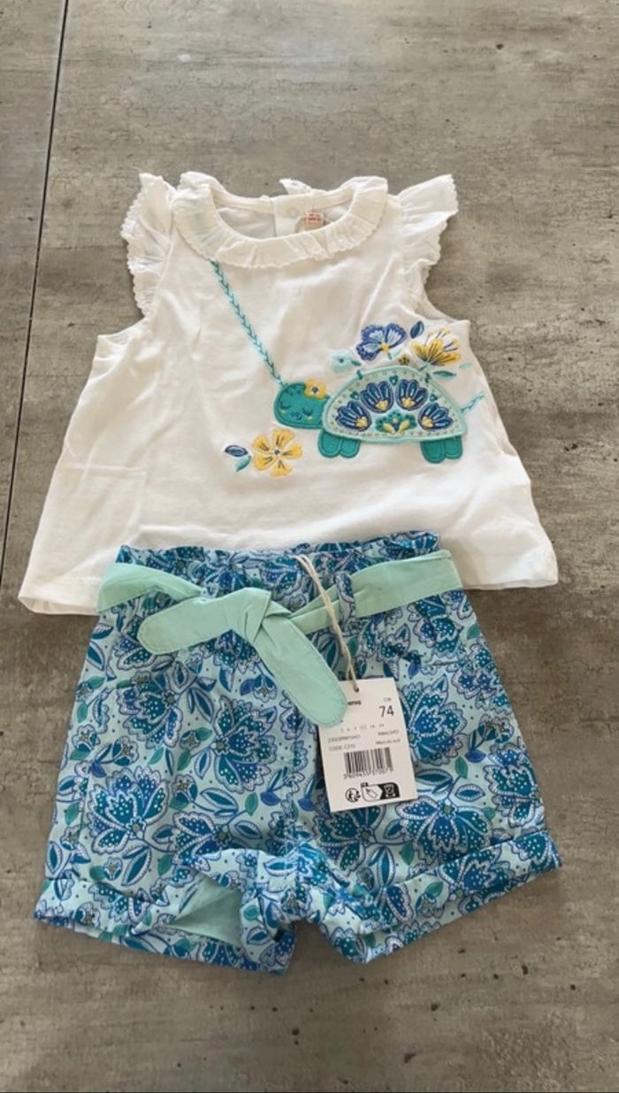 Ensemble t-shirt et short 12 mois neuf