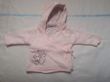 Veste rose clair cache cœur à capuche