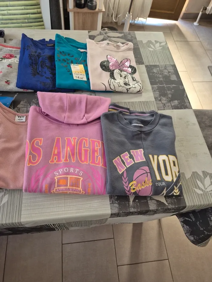 Lot de 11 pulls 1 chemise et 1 gilet 10/11 ans - photo numéro 5